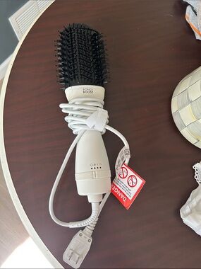 Bondi Boost Blowout Brush- White